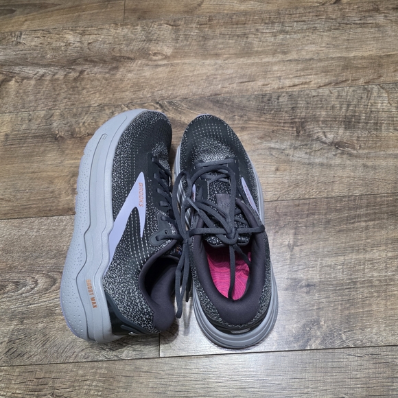 Brooks  Ghost Max Sneaker Women Size 10B - Picture 11 of 13
